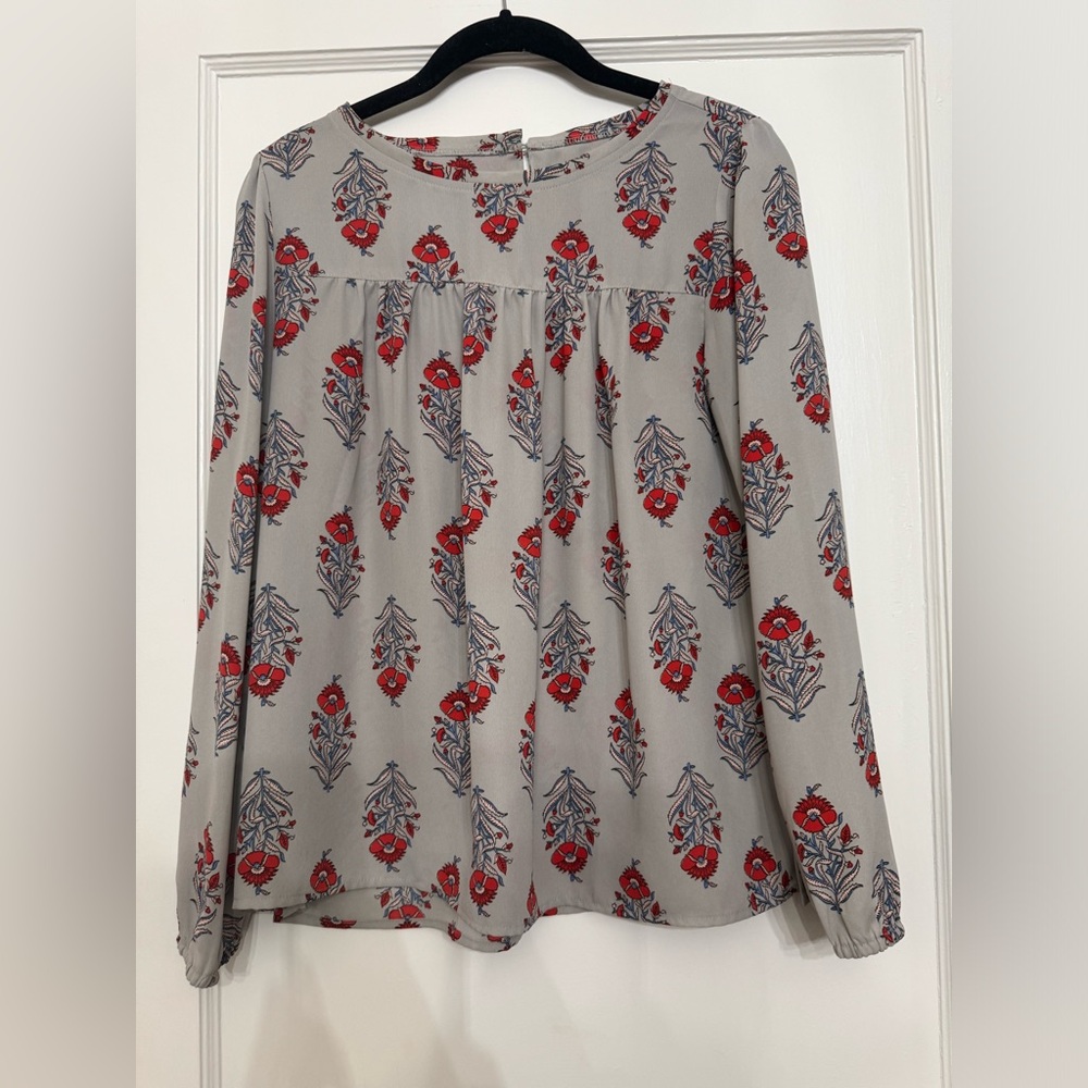 Loft Ann Taylor gray floral blouse small petit